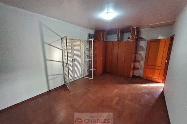 Casa para alugar - 200m&sup2; - Centro