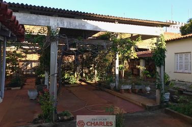 Casa para alugar - 296m&sup2; - Centro