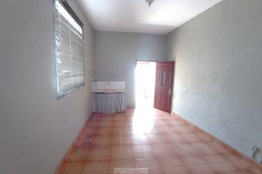 Casa para alugar - 40m&sup2; - Centro