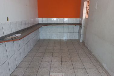 Casa para alugar - 10m&sup2; - Centro