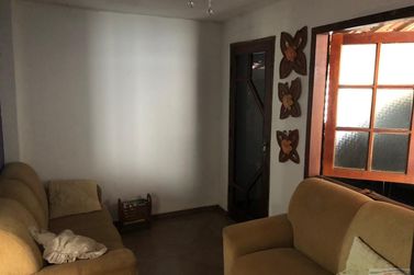S&iacute;tio &agrave; venda - 600m&sup2; - Centro