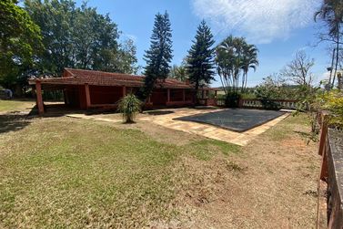 S&iacute;tio &agrave; venda - 84000m&sup2; - Centro