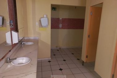 Sala Comercial &agrave; venda - 362m&sup2; - Centro