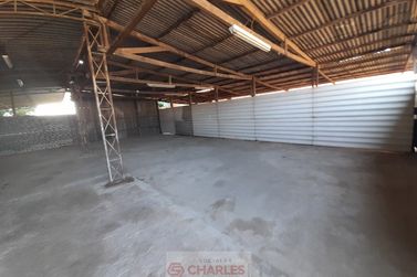 Sal&atilde;o Comercial para alugar - 300m&sup2; - Centro