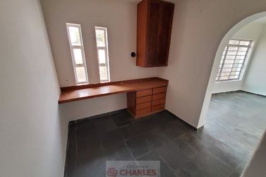 Casa para alugar - 444m&sup2; - Centro