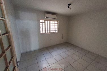 Sal&atilde;o Comercial para alugar - 302m&sup2; - Centro