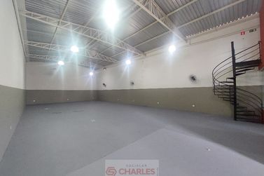 Sal&atilde;o Comercial para alugar - 270m&sup2; - Centro