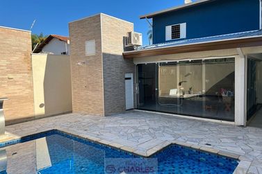 Casa &agrave; venda - 270m&sup2; - Centro