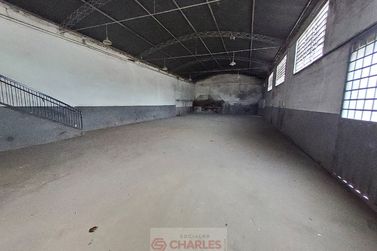 Sal&atilde;o Comercial para alugar - 407m&sup2; - Centro