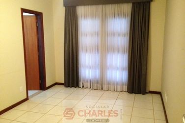 Casa &agrave; venda - 800m&sup2; - Centro