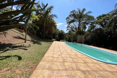 S&iacute;tio &agrave; venda - 207m&sup2; - Centro