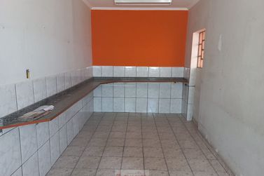 Casa para alugar - 10m&sup2; - Centro