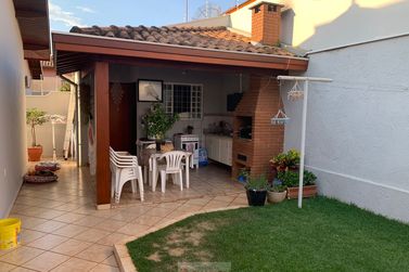 Casa &agrave; venda - 250m&sup2; - Centro