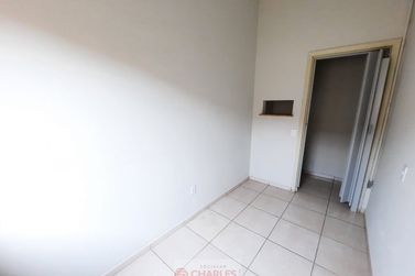 Sal&atilde;o Comercial para alugar - 182m&sup2; - Centro