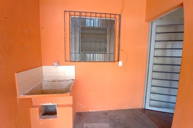 Casa para alugar - 100m&sup2; - Centro