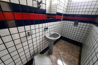 Sal&atilde;o Comercial para alugar - 200m&sup2; - Centro