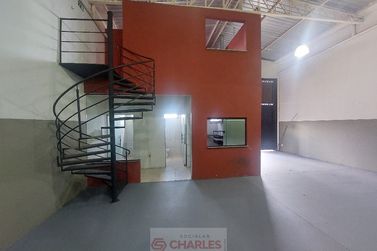 Sal&atilde;o Comercial para alugar - 270m&sup2; - Centro
