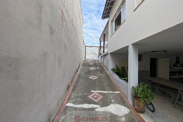 Casa &agrave; venda - 252m&sup2; - Centro