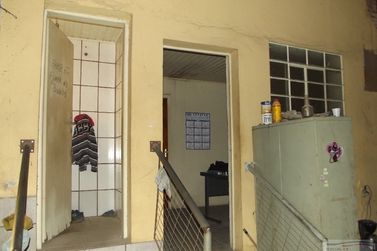 Casa &agrave; venda - 10m&sup2; - Centro