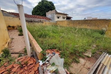 Terreno para alugar - 225m&sup2; - Centro
