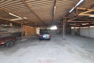 Sal&atilde;o Comercial para alugar - 300m&sup2; - Centro