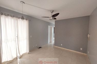 Apartamento para alugar - 52m&sup2; - Centro