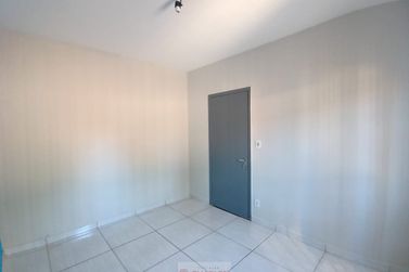 Casa para alugar - 60m&sup2; - Centro