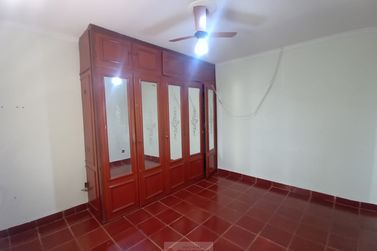 S&iacute;tio para alugar - 320m&sup2; - Centro