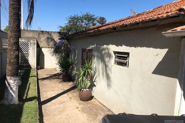 S&iacute;tio &agrave; venda - 600m&sup2; - Centro
