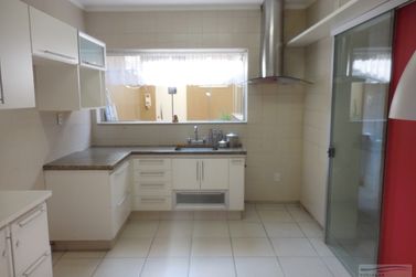 Casa &agrave; venda - 309m&sup2; - Centro