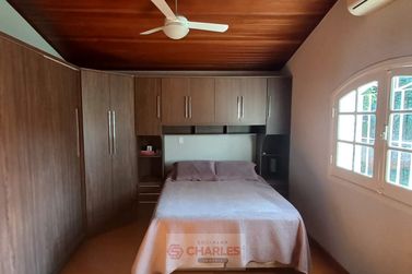 S&iacute;tio &agrave; venda - 300m&sup2; - Centro