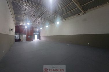 Sal&atilde;o Comercial para alugar - 270m&sup2; - Centro