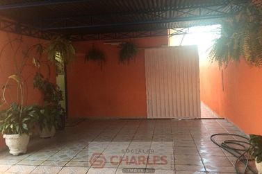 Casa &agrave; venda - 200m&sup2; - Centro