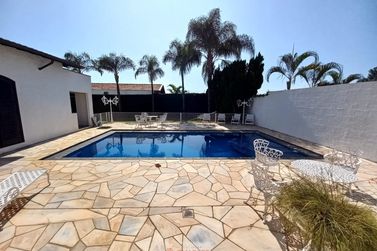 Casa &agrave; venda - 431m&sup2; - Centro