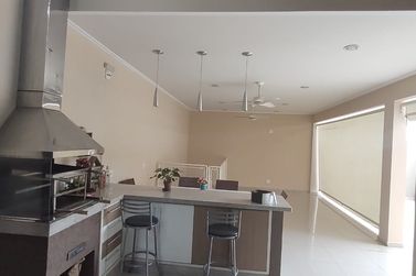 Casa &agrave; venda - 260m&sup2; - Centro