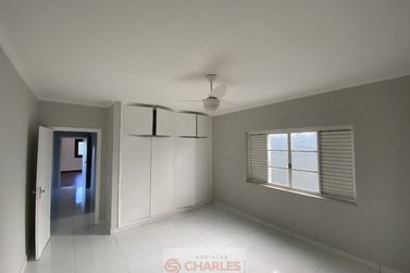 Casa &agrave; venda - 235m&sup2; - Centro