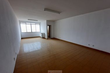 Sal&atilde;o Comercial para alugar - 30m&sup2; - Centro