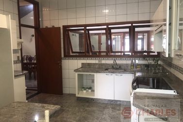Casa &agrave; venda - 204m&sup2; - Centro