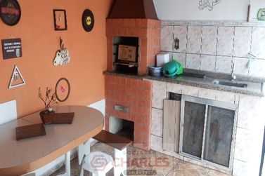 Casa &agrave; venda - 200m&sup2; - Centro