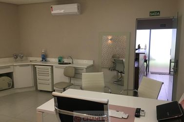 Sala Comercial &agrave; venda - 160m&sup2; - Centro