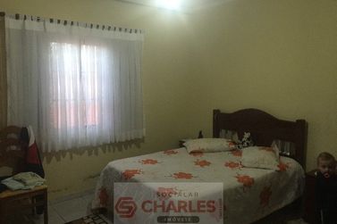 Casa &agrave; venda - 200m&sup2; - Centro