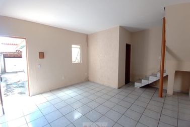 Casa para alugar - 120m&sup2; - Centro