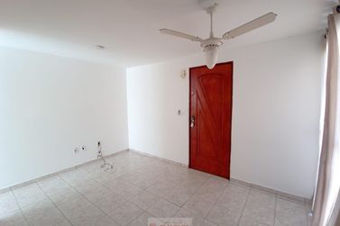 Apartamento para alugar - 48m&sup2; - Centro