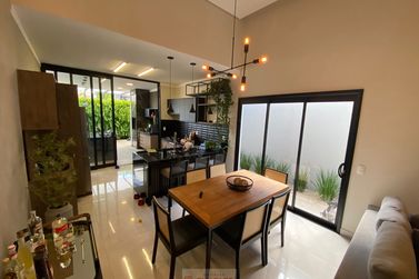 Casa &agrave; venda - 166m&sup2; - Centro