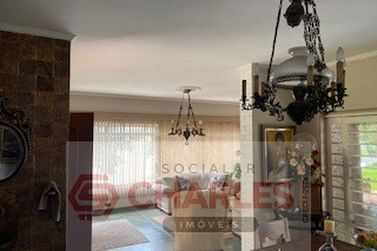 Casa &agrave; venda - 360m&sup2; - Centro