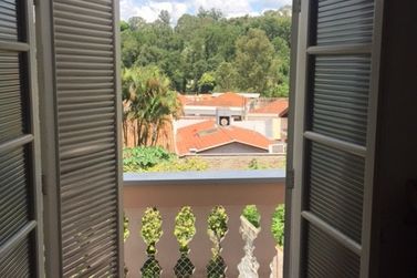 Casa &agrave; venda - 100m&sup2; - Centro