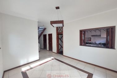 Casa &agrave; venda - 350m&sup2; - Centro