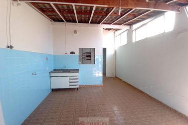 Sal&atilde;o Comercial para alugar - 106m&sup2; - Centro