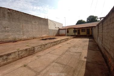 Casa para alugar - 70m&sup2; - Centro