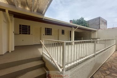 Casa para alugar - 231m&sup2; - Centro